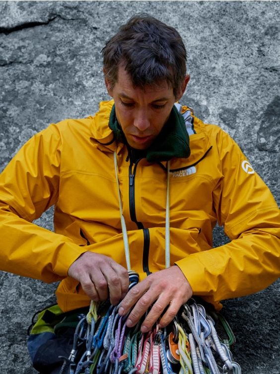 In-situ shot of The North Face Athlete Alex Honnold wearing the Summit Series FUTURELIGHT™ Papsura Jacket. 